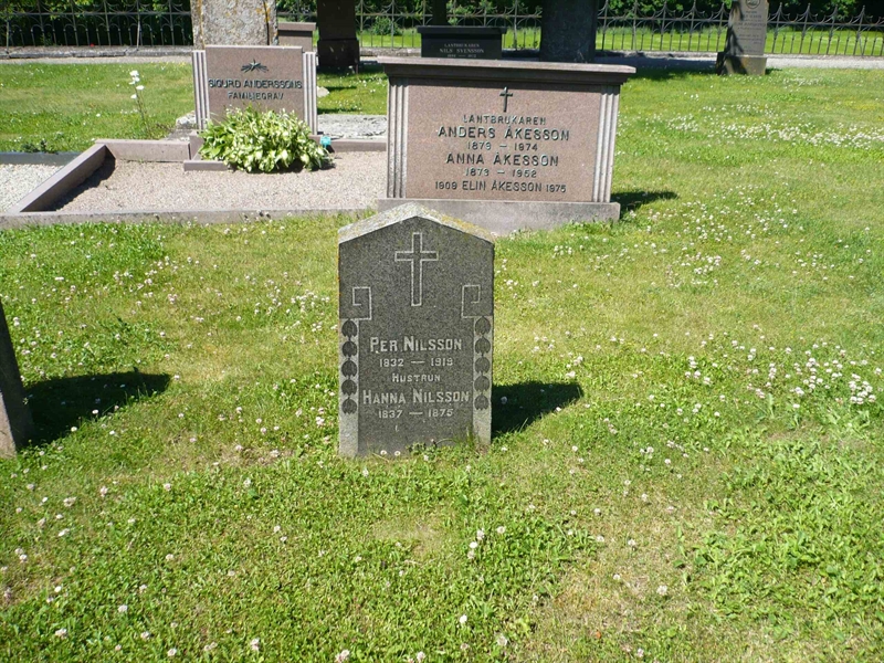 Grave number: 1 6    40