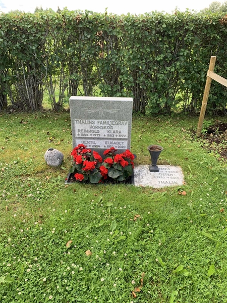 Grave number: 1 ÖK  253-254