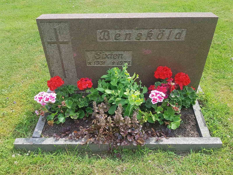 Grave number: 01  1944