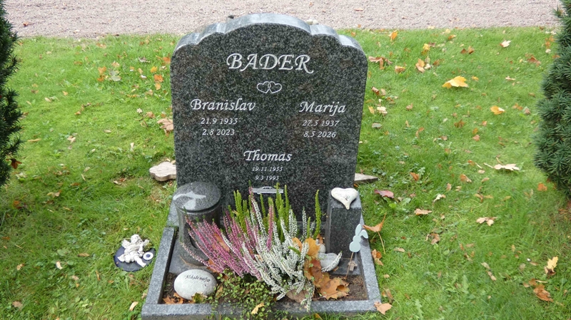 Grave number: SN K    59