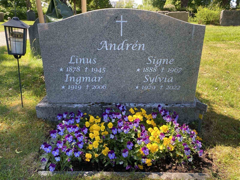 Grave number: 2 5    105, 106