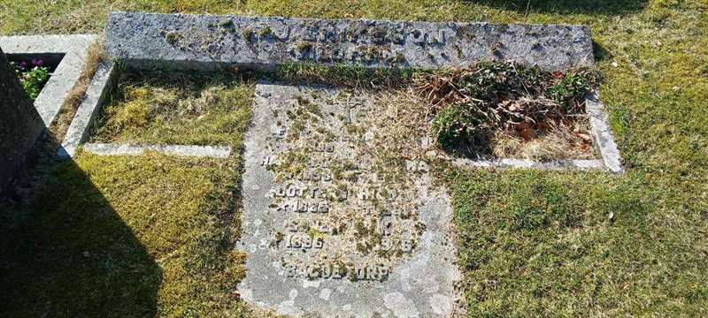 Hautatunnus: 3 Ga E    32