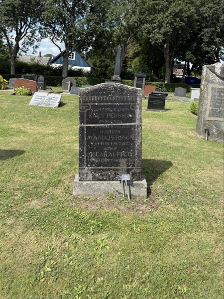 Grave number: ON D   378, 379