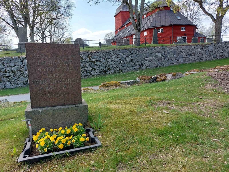 Grave number: HÖ 10   28, 29