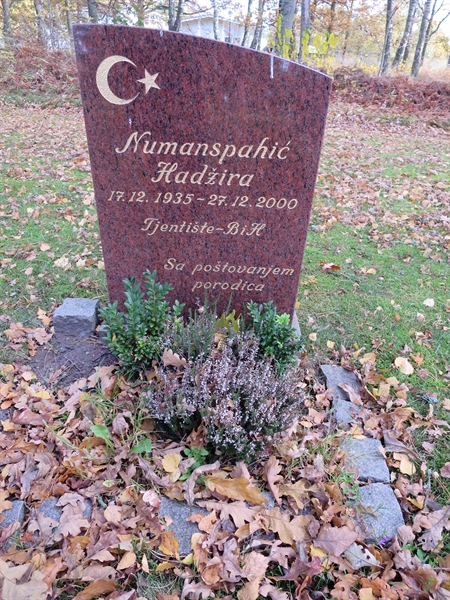 Grave number: HNB VII    11