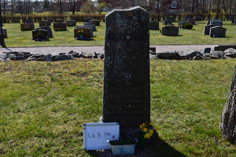 Grave number: LG B   144