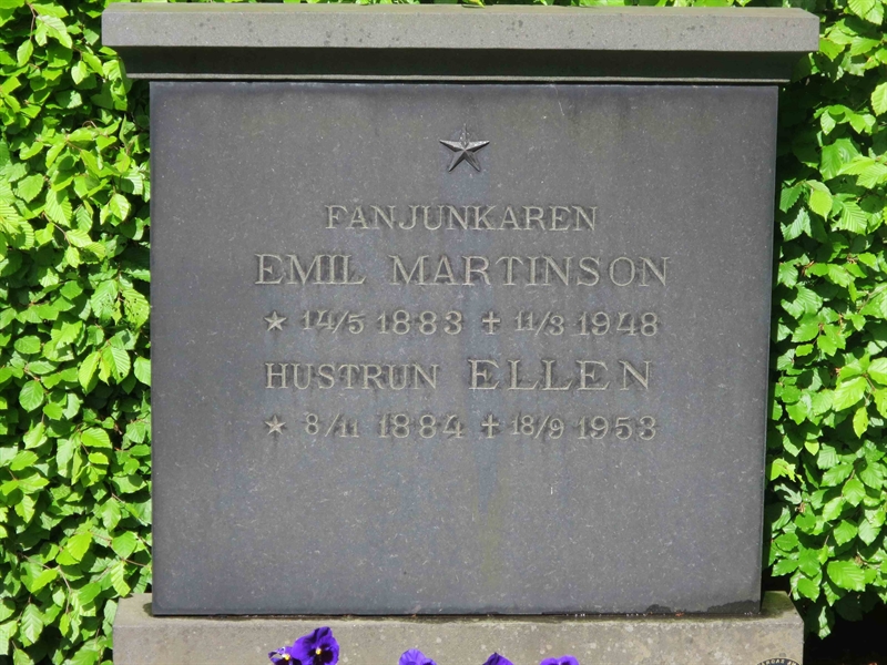 Grave number: HÖB 32    15