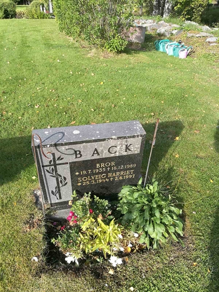 Grave number: 5 N6 01     14