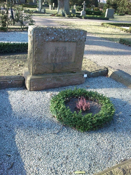 Grave number: Kg XII    20