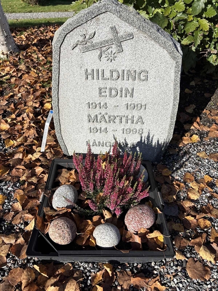 Grave number: 4 N NE    23