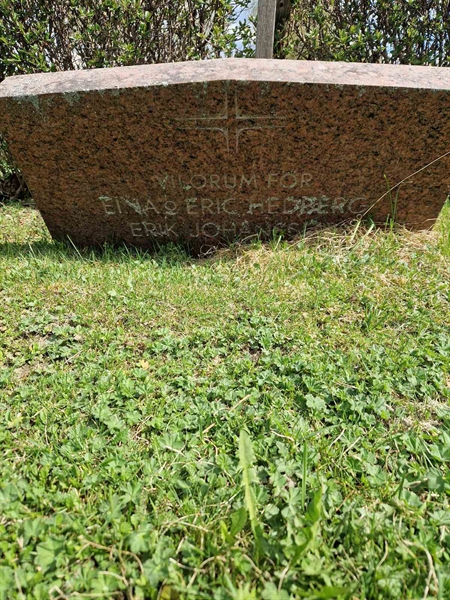 Grave number: 501 09 1341-1343