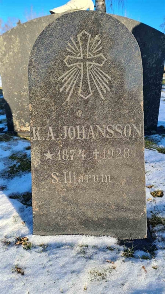 Gravnummer: M G 05    57