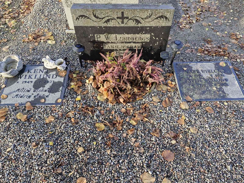 Grave number: AK B  2364-2366