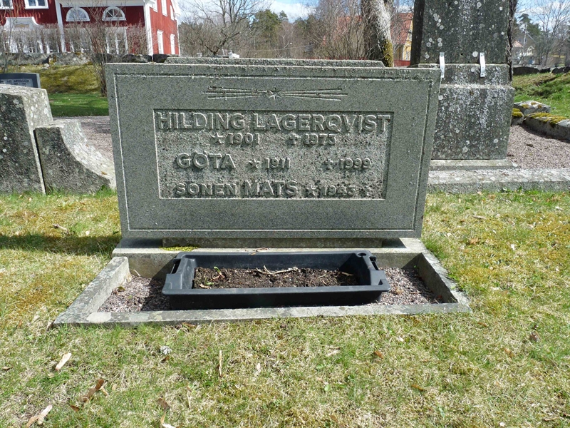 Grave number: LE 1   39, 40