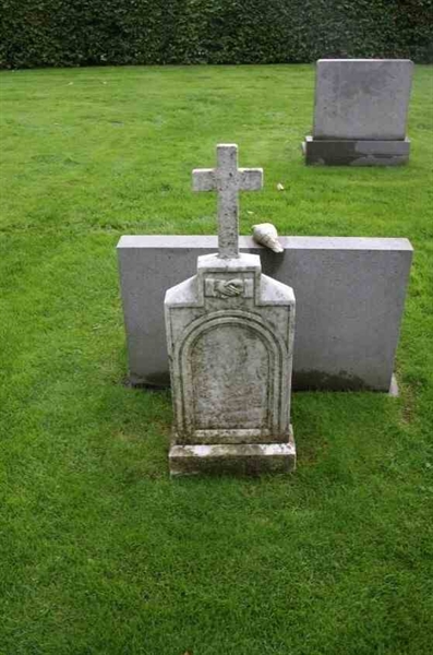Grave number: EL 5   662