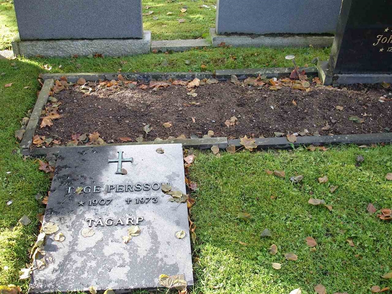 Grave number: FG M    22
