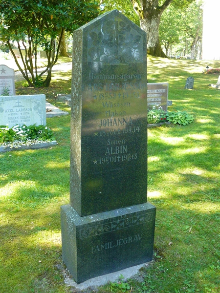 Grave number: Er G 8    28