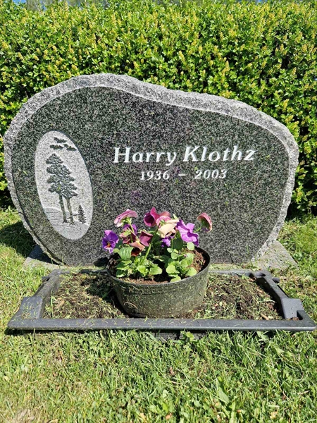 Grave number: 501 26 5336-5337