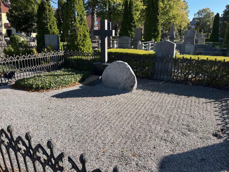 Grave number: VK II    37