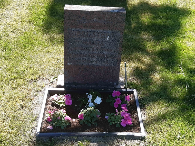 Grave number: JÄ 13   114