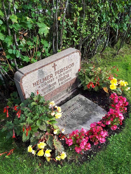 Hautatunnus: NK F B   129