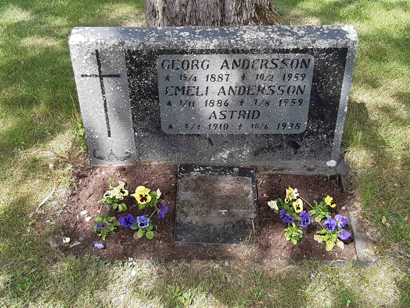 Grave number: JÄ 05   142