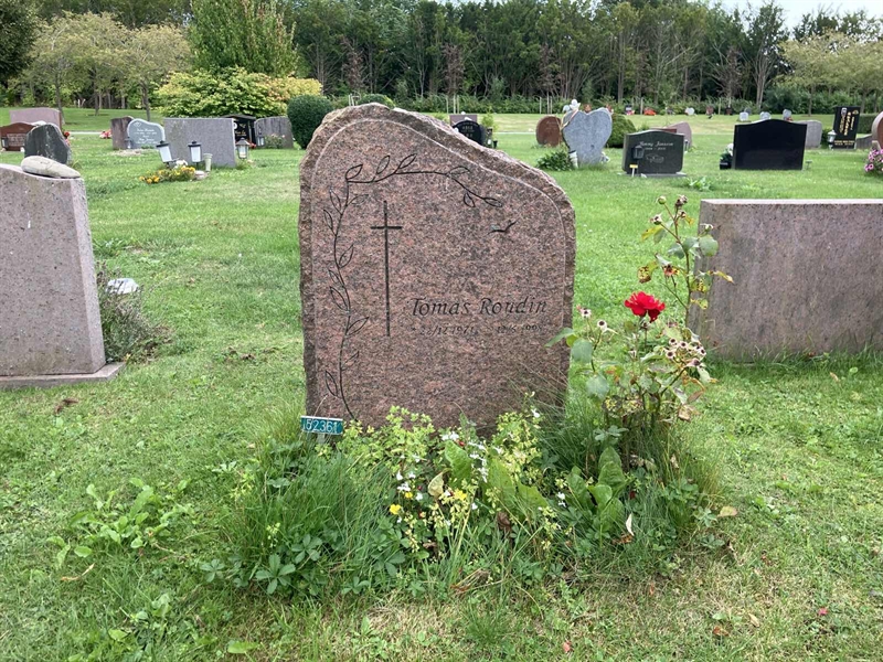 Grave number: R 02   516, 517