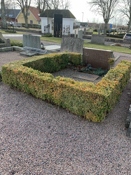 Grave number: SÖ E    98, 99