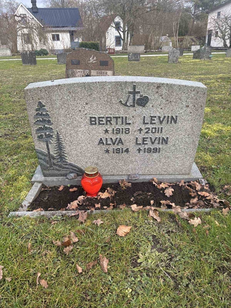 Grave number: E E 156, 157