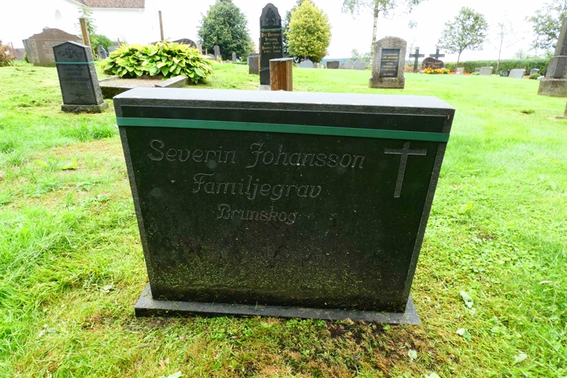 Grave number: TÖ 4   111