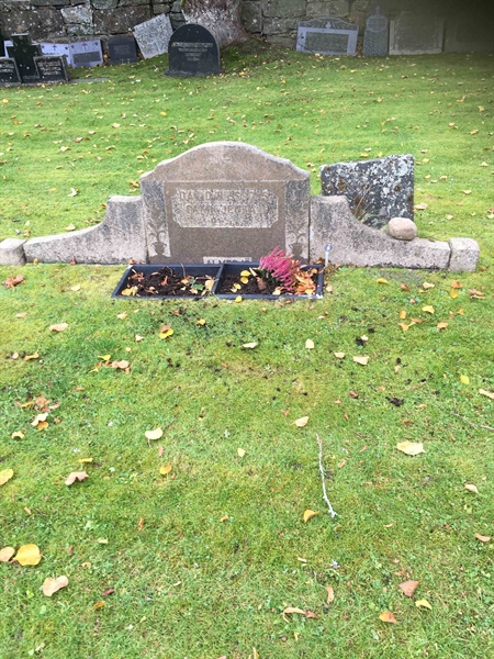 Grave number: SU 05   255, 256