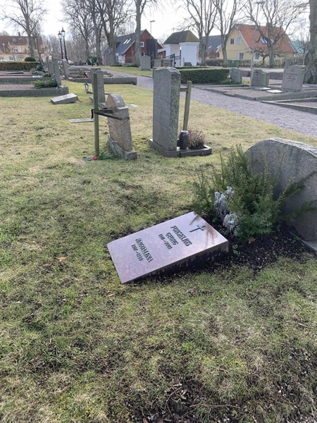 Grave number: SÖ E    83, 84