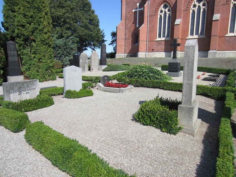 Grave number: FU 06    16
