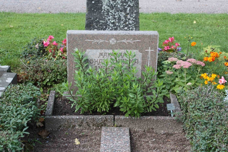 Grave number: 1 K H  105
