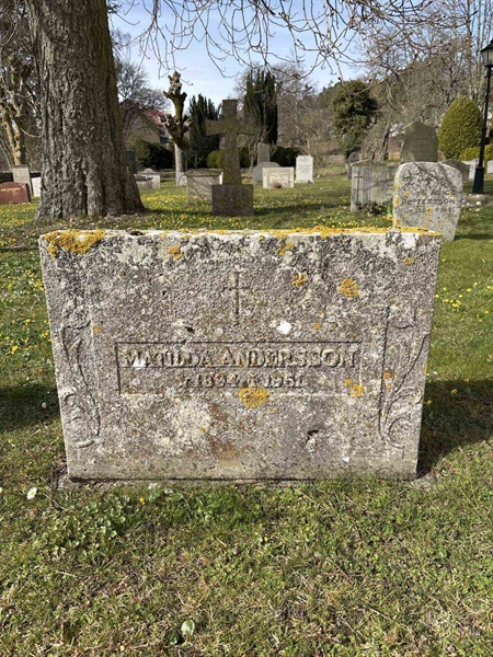 Gravnummer: LI   138