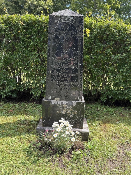 Gravnummer: IN 07   103