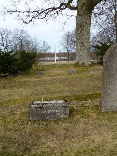 Grave number: ROG E   22, 23, 24, 25