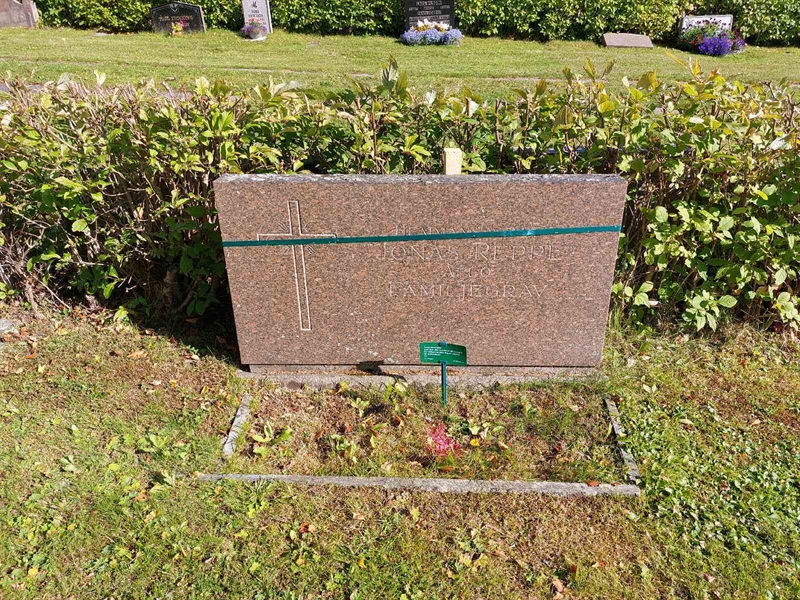 Grave number: K D    38