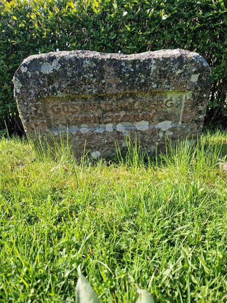 Grave number: 501 24 4810-4812