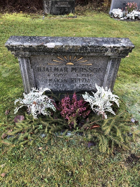 Grave number: 1 B1    52-53