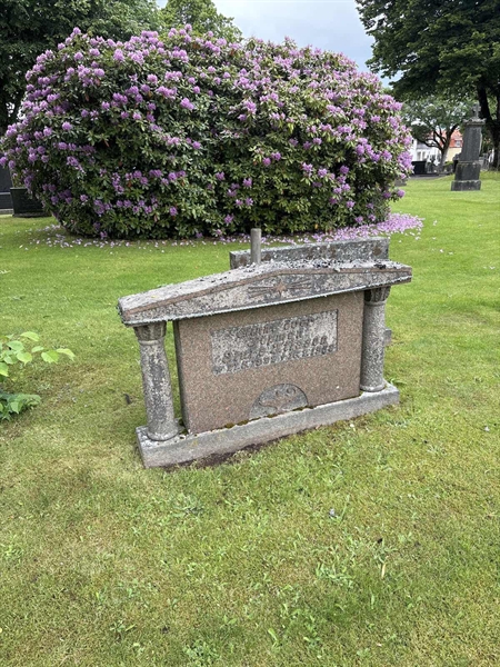 Grave number: SKF E   116, 117