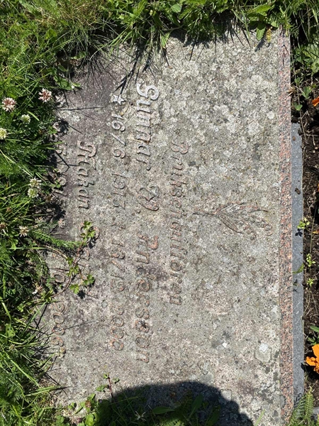 Gravnummer: 1 14 301