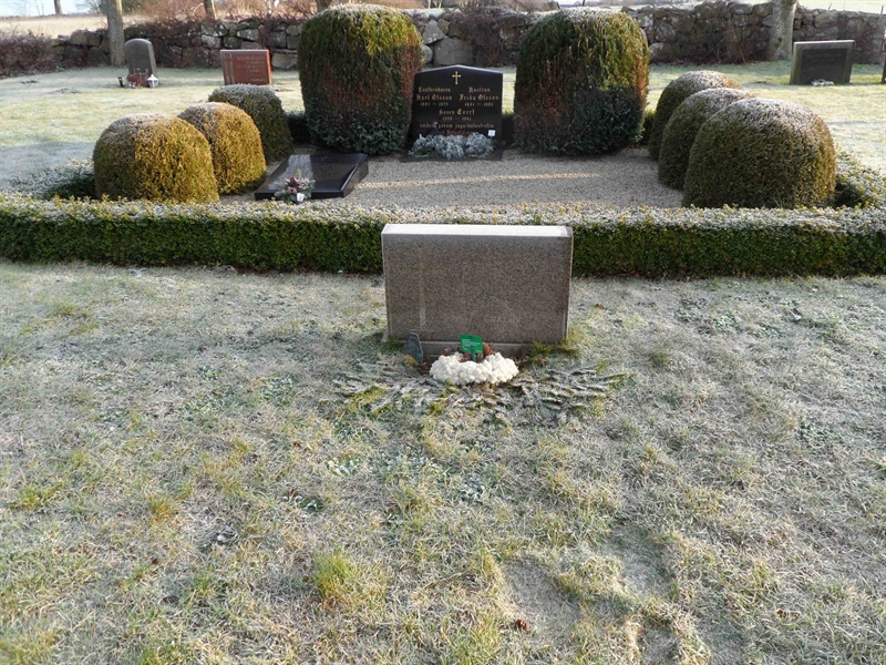 Grave number: BK B    32, 33, 34, 35