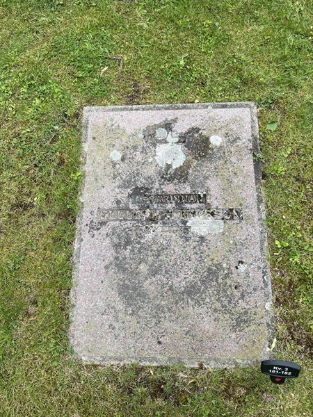 Grave number: 33 3   181-182