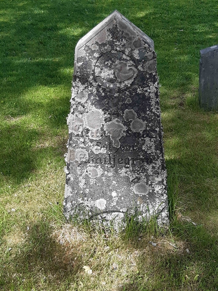 Grave number: JÄ 05   151