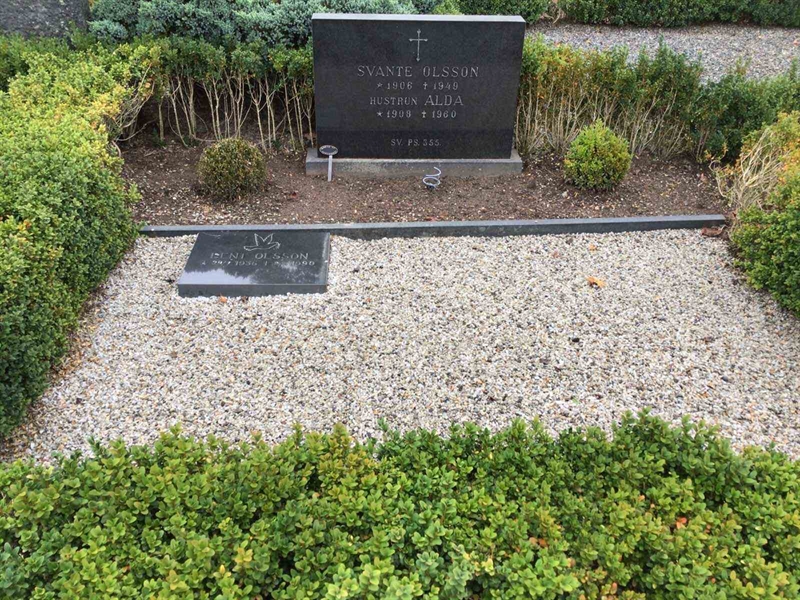 Grave number: 20 F 196-197