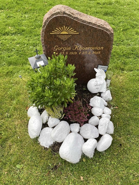 Hautatunnus: 2 C   232-233