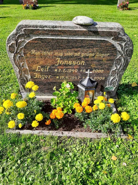 Grave number: 3 07  747
