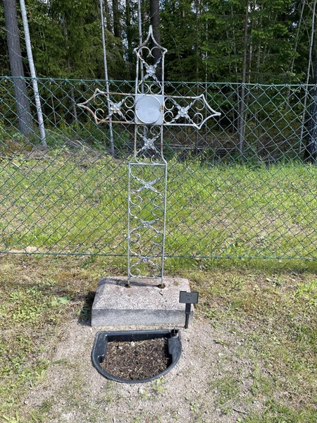 Grave number: R 2    19