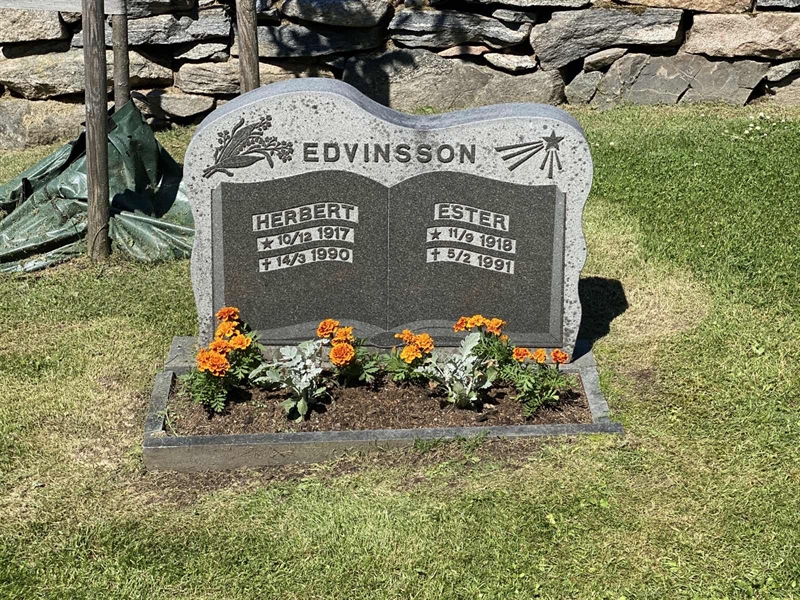 Grave number: 8 3   404-405